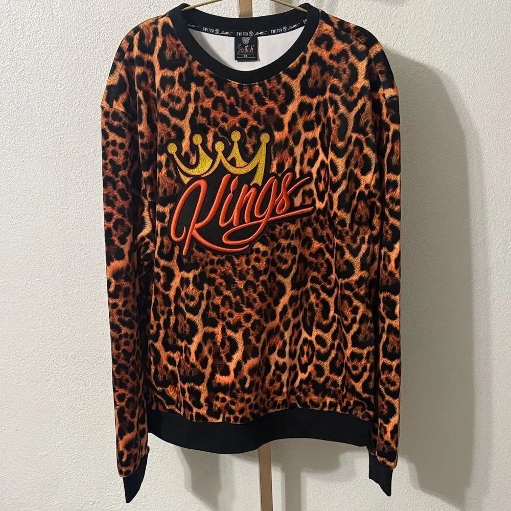 Switch Remarkable- Leopard print kingsGraphic crew- XL- NWT
